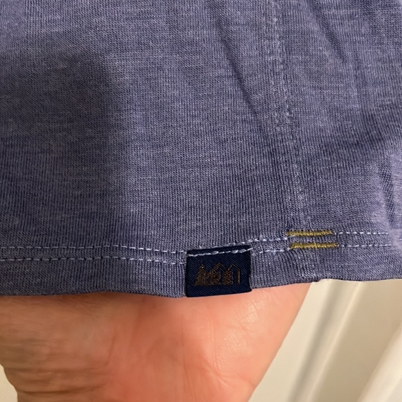 REI NWOT v-neck fitted tee - Picture 2 of 4
